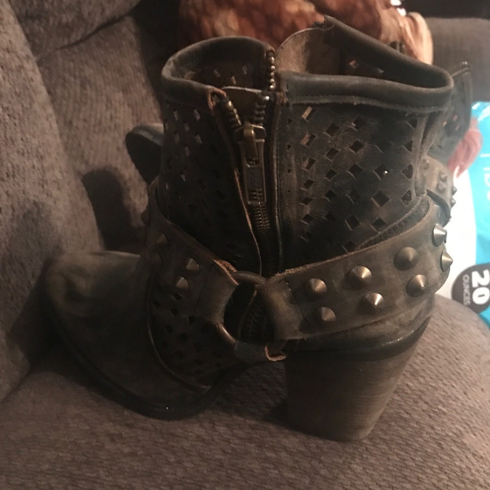 Coolest boots from Zulily